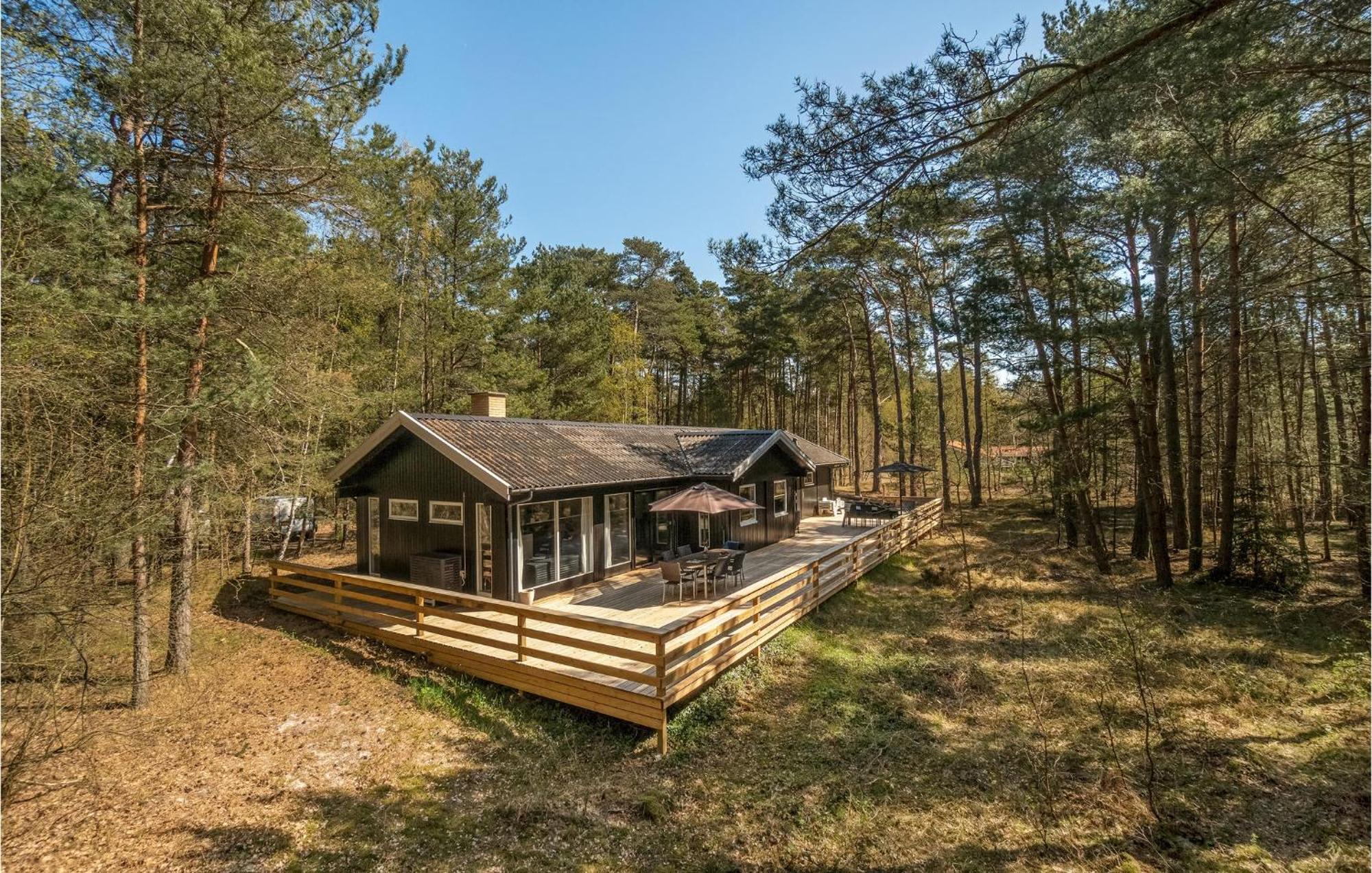 Lovely Home In Nexo With Kitchen Neksø Exterior foto